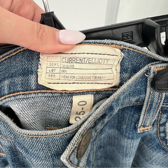 Current Elliot distressed baggy mid to low waist jeans - Picture 2 of 4